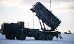La Nato e gli Usa accelerano sulle armi a Kiev. Stoltenberg: “Non solo difesa aerea, aiuti già in arrivo”. E l’Italia prepara un altro decreto