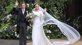 Matrimonio del duca di Westminster: Olivia Henson e quell'abito da sposa che va via col vento