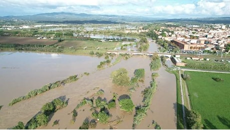 Piena del fiume Cecina in calo