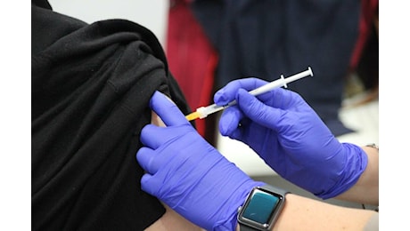 Al via la campagna vaccinale contro influenza e Covid