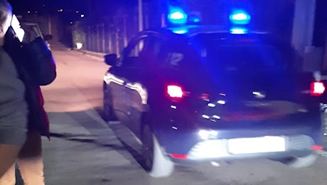 Derubati in casa mentre cenano, shock per una famiglia presa di mira dai ladri