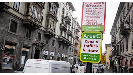 Area C a Milano, al via le nuove limitazioni: ecco chi non potrà più circolare