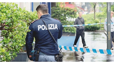 Milano, femminicida in permesso di lavoro accoltella collega. Sparita anche una donna