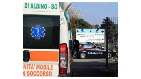 ++ Accoltellata nel parcheggio di un supermarket, è grave ++