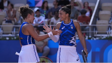 Errani/Paolini sconfiggono Swiatek/Kawa: l'Italia è in finale di Billie Jean King Cup