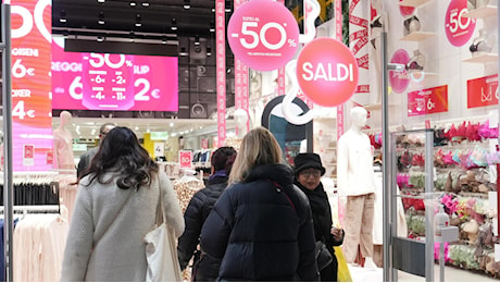 Sabato 4 gennaio a Roma scattano i saldi: vestiti, scarpe e intimo gli oggetti del desiderio