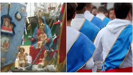 Napoli, spari da un’auto durante processione Madonna dell’Arco: due feriti, uomo raggiunto da pallottola all’occhio