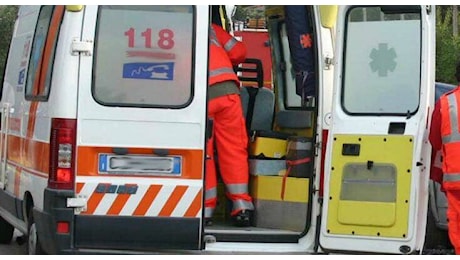 Bimbo schiacciato da un cancello in Calabria, è in coma