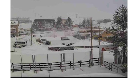 FOTO e VIDEO | Dall’Etna alle Madonie, neve a bassa quota: sarà un “bianco Natale” in Sicilia