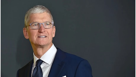 Il Ceo di Apple Tim Cook dona un milione per l’insediamento di Trump