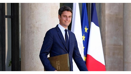 Macron accetta le dimissioni di Attal: grandi manovre in Assemblée