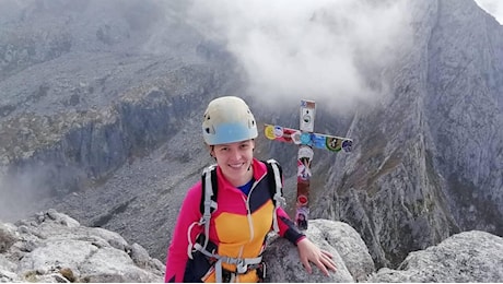 Ottavia Piana: la speleologa intrappolata nella grotta Abisso Bueno Fonteno ha le caviglie spezzate