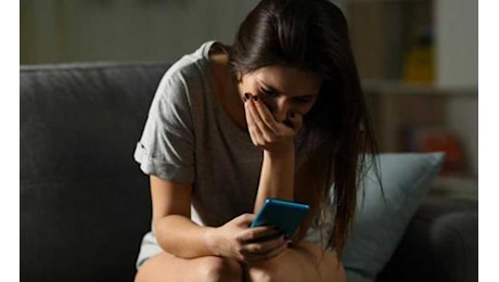 Revenge porn, 15enne si suicida e la procura apre un’inchiesta