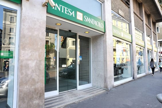 Intesa Sanpaolo Down Oggi, Problemi Con L’app Della Banca: Perché Non ...