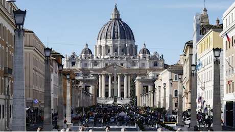 Giubileo 2025, l'apertura della Porta Santa in diretta | La cerimonia si terrà alle 19. In migliaia verso Piazza San Pietro