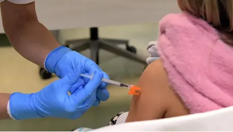 I vaccini, le multe e il danno per l’opinione pubblica