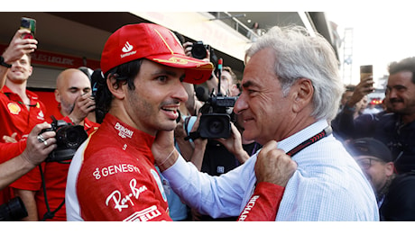 La festa d'addio della Ferrari a Carlos Sainz è speciale: anche il papà in pista nell'ultima a Fiorano