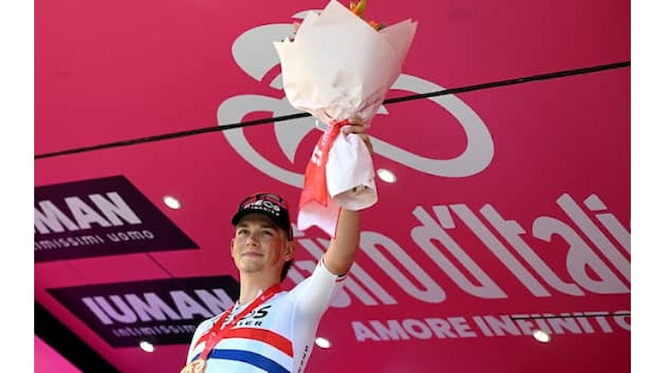 Giro d'Italia 2025, Tarling vince la 2^ tappa. Roglič in maglia rosa - Sky TG24 Giro d'Italia 2025, Tarling vince la 2^ tappa. Roglič in maglia rosa - Sky TG24