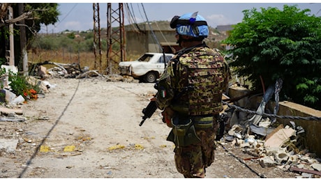 Unifil, l'allarme tocca il livello massimo: i militari italiani nei bunker. «Bombardamenti continui a pochi km di distanza»