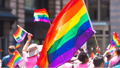 Pride: cortei in 7 città italiane, ma in 60 Paesi essere gay è ancora un reato