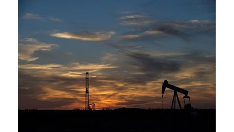 I prezzi del petrolio salgono grazie alla diminuzione delle scorte di greggio e di benzina