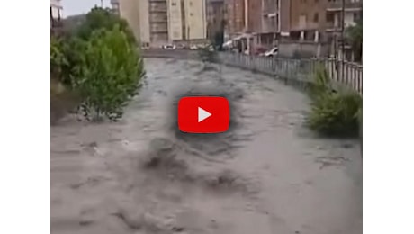 Meteo: Susa (TO), la piena della Dora Riparia è spaventosa, rischio 'flash flood' sulle Alpi; il Video