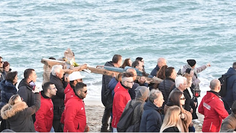 Naufragio al largo della Tunisia, muoiono in 27