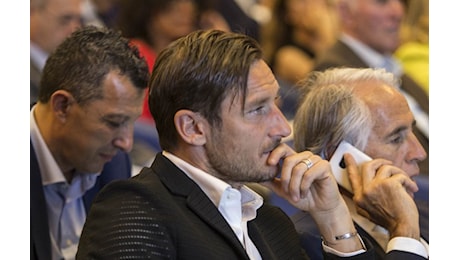 Fisco, Francesco Totti indagato a Roma per omessa dichiarazione