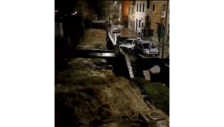 Maltempo: notte di apprensione per il livello ddei corsi d’acqua. A Figline detriti in strada per la tracimazione del torrente Bardena, chiusa via di Cantagallo