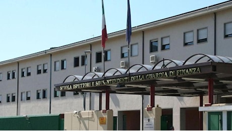 “Sono stata molestata dal capitano”. Allieva della Guardia di Finanza denuncia gli abusi dell’ufficiale: indaga la procura militare di Roma