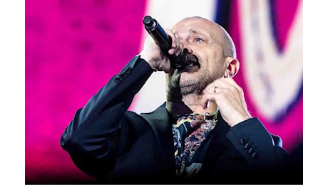 Max Pezzali, volano stracci con Claudio Cecchetto: “irriconoscente”