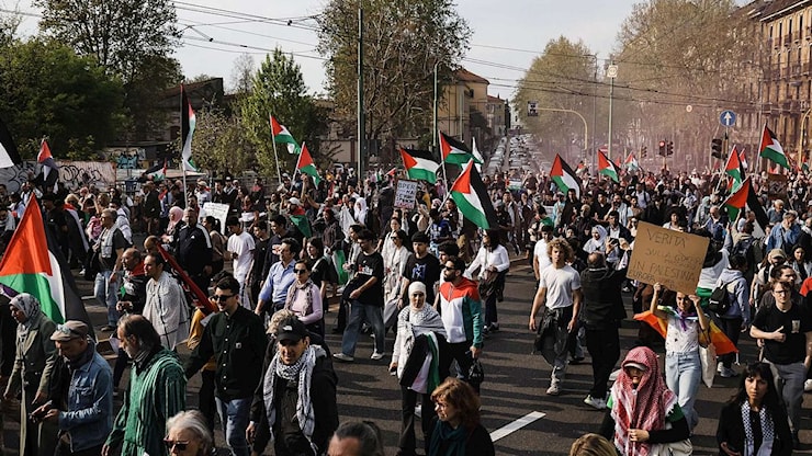 Milano, sei denunciati per i disordini al corteo proPal - Tgcom24 Milano, sei denunciati per i disordini al corteo proPal - Tgcom24