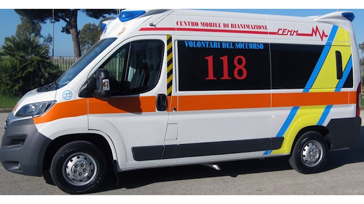 Accoltellamento davanti a un hotel: grave un 50enne, ricercato un 35enne - Stylo24 Accoltellamento davanti a un hotel: grave un 50enne, ricercato un 35enne - Stylo24