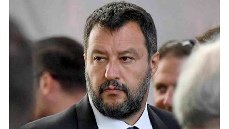 Ministro Salvini: demenziale mettere al bando auto a benzina e diesel