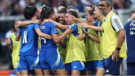 Calcio femminile, l'Italia è agli Europei! Le Azzurre battono 4-0 la Finlandia e vincono il girone di qualificazione