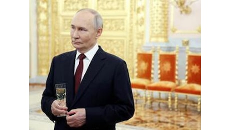 Putin e gli auguri di Capodanno, lo zar esclude i leader 'ostili'