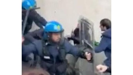 Cariche a Pisa contro gli studenti e le studentesse: repressione contro il dissenso che il Governo acuisce con il Ddl sicurezza. Venerdì di nuovo in piazza contro il genocidio del popolo palestinese