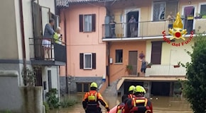 Forte acquazzone serale su Saronno, a Malnate cittadini recuperati da casa col gommone