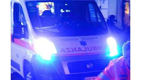 Lucca, rimprovera vandali in azione e viene accoltellato: grave 62enne