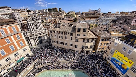 Turismo a Roma, Federalberghi: «No al pedaggio per Fontana di Trevi»