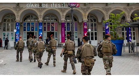 Attacco a militare a Parigi, aggressore noto per omicidio