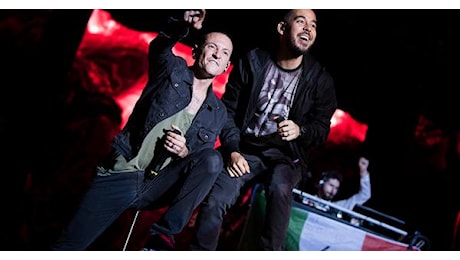 Linkin Park, Mike Shinoda racconta com'era lavorare con Chester Bennington: gli portavo delle idee e lui le faceva nascere