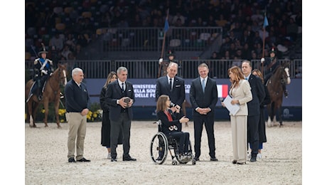 Fieracavalli: tra i premiati da Lollobrigida c’è il “Governatore-Cavaliere”