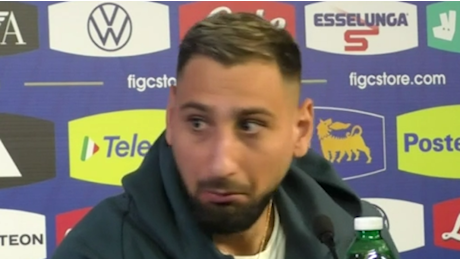 Il telefono squilla durante la conferenza: la reazione di Donnarumma è tutta da ridere!