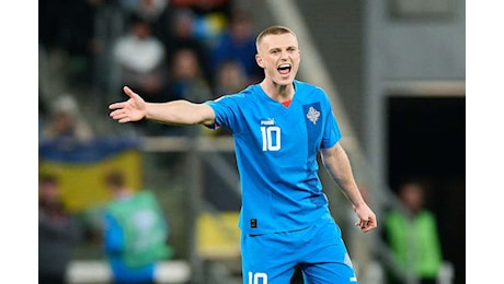 Fiorentina: Gudmundsson in Islanda per il processo, spera di esordire domenica a Bergamo