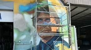 Napoli, è già Conte-mania: ecco il grande murales di Luciano Ranieri