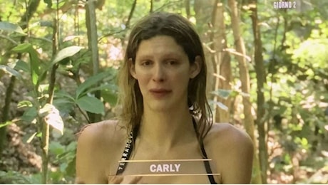 L’Isola dei Famosi 2025: Carly Tommasini si sente emarginata e delusa dal gruppo, cosa sta accadendo?