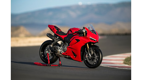 Nuove Ducati Panigale V2 e Streetfighter V2 protagoniste ad EICMA 2024