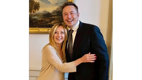 Musk rilancia su Starlink, opposizioni in pressing su Meloni