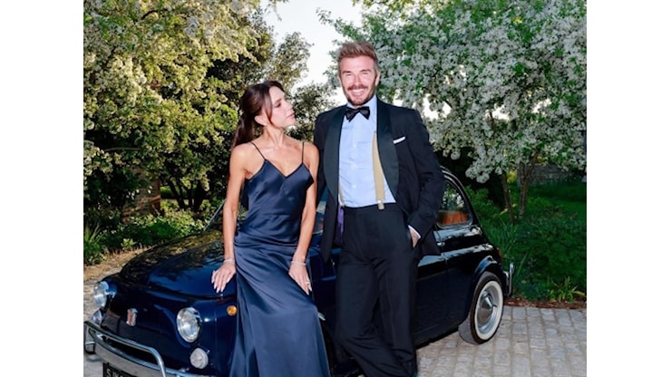 Beckham festeggia i suoi 50 anni con una Fiat 500 - ACI Beckham festeggia i suoi 50 anni con una Fiat 500 - ACI